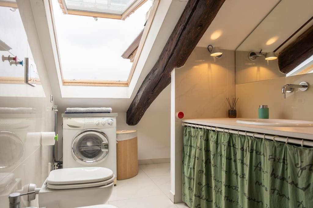 Cozy Attic In The City Center Turin Exterior photo